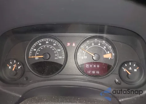 2016 Jeep Compass Sport z USA, uszkodzony, nr VIN 1C4NJDBB1GD638690